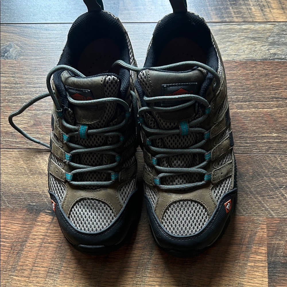 Women’s Merrell Moab 2 Vapor 8  Brown and Black soft toe work shoes